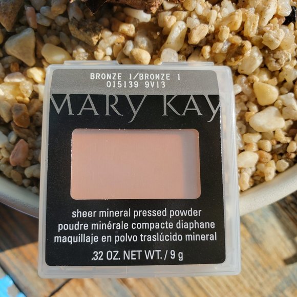 Mary Kay Other - LAST ONE! Bronze 1 - Mary Kay Sheer Mineral Pressed Powder